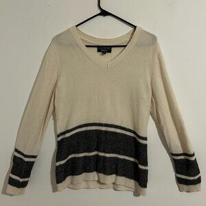 Black and white Banana Republic sweater with fine Italian yarn by Filpucci